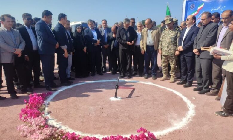 کلنگ احداث ۱۱۰ واحد مسکونی طرح ملی نهضت مسکن در جزیره بوموسی به زمین خورد