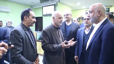 بازدید میدری از درمانگاه شهدای شادگان و گفت‌گو با مراجعه‌کنندگان